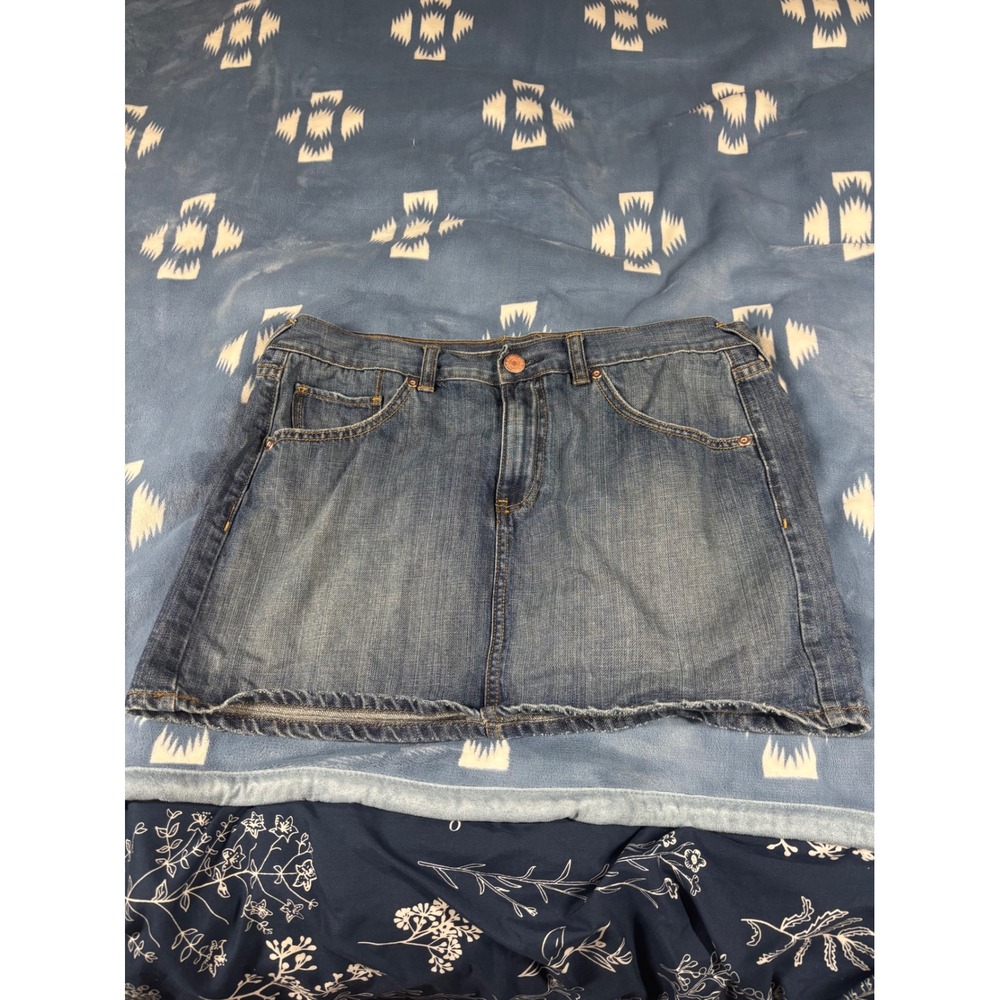 Old Navy Womens Blue Denim Mini Skirt Raw Hem Medium Wash Size 12 Cotton